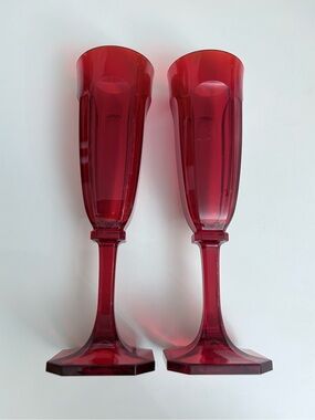 Guzzini Belle Epoque Red Acrylic Champagne Flutes Set of 2 Italy 28970065